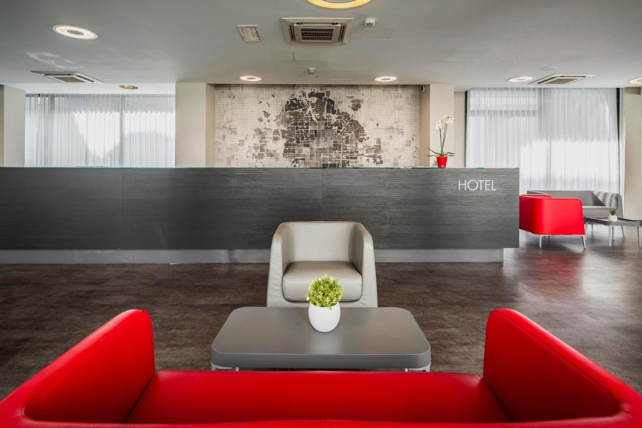 Fasthotel Linate เซกราเต ภายนอก รูปภาพ