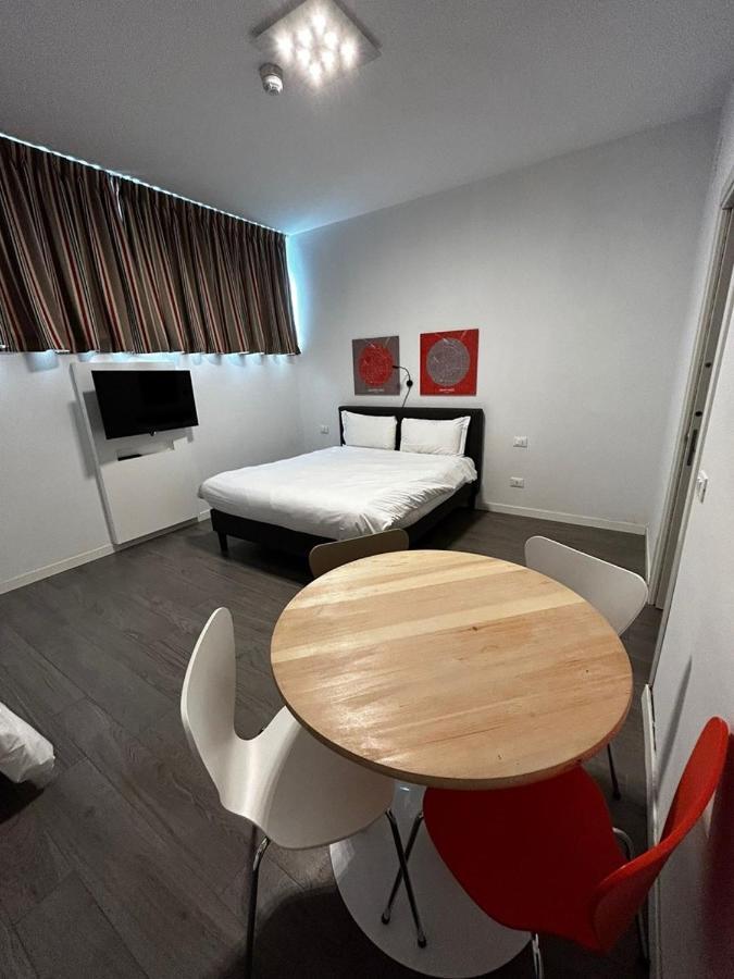 Fasthotel Linate เซกราเต ภายนอก รูปภาพ